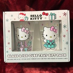 NWT Hello Kitty Glass and Ice Cube Tray Gift Set